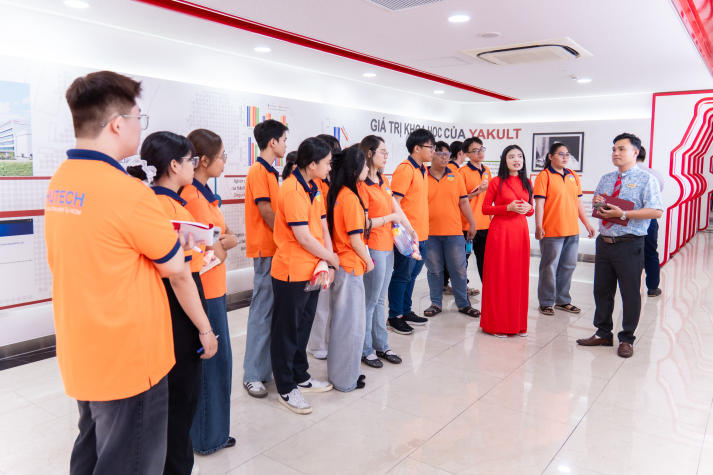 Sinh viên Công nghệ sinh học khám phá “hệ sinh thái lợi khuẩn” hiện đại tại Nhà máy Yakult Việt Nam 73