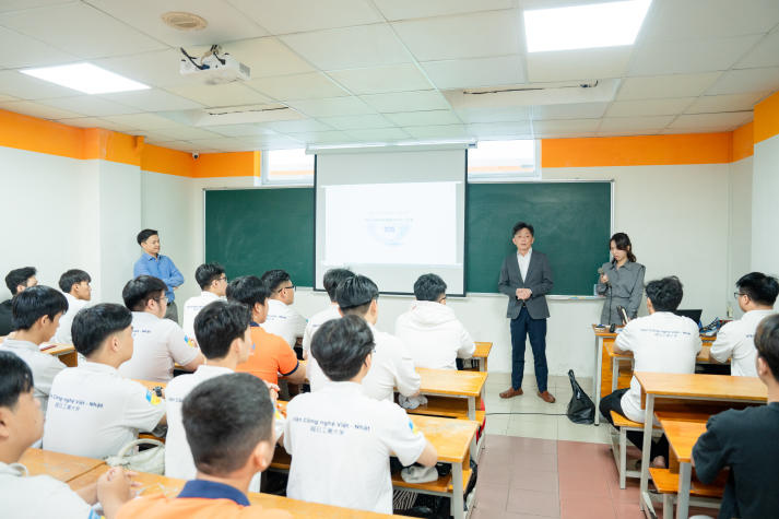 Sinh viên ngành Công nghệ kỹ thuật ô tô VJIT tiếp cận cơ hội thực tập Nhật Bản cùng TOA Kogyo 30