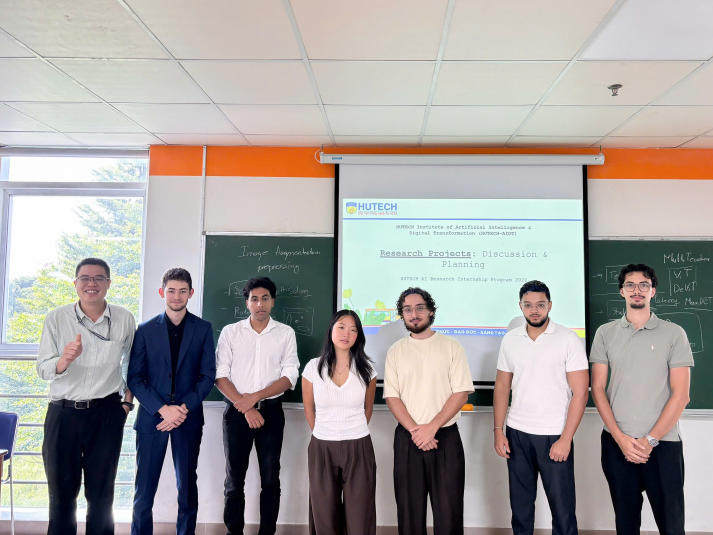 Đoàn sinh viên Pháp hoàn thành kỳ nghiên cứu chuyên sâu tại Viện Trí tuệ nhân tạo và Chuyển đổi số HUTECH 9