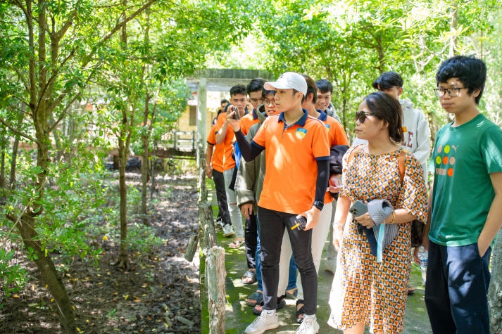 Sinh viên Quản lý tài nguyên và môi trường tìm hiểu đa dạng sinh học tại Rừng ngập mặn Cần Giờ 35