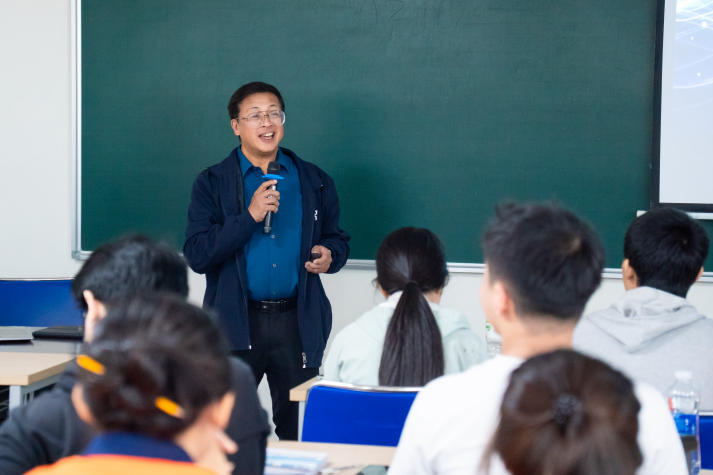 HUTECH students expand creative thinking and global connections through a workshop series with Philippine speakers 56