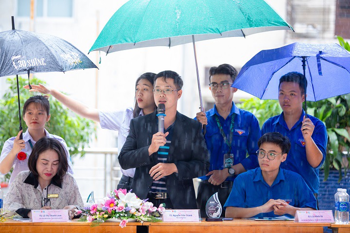 Sinh viên Khoa Marketing - Kinh doanh quốc tế thiết kế túi Tote tôn vinh nét đẹp người phụ nữ 77