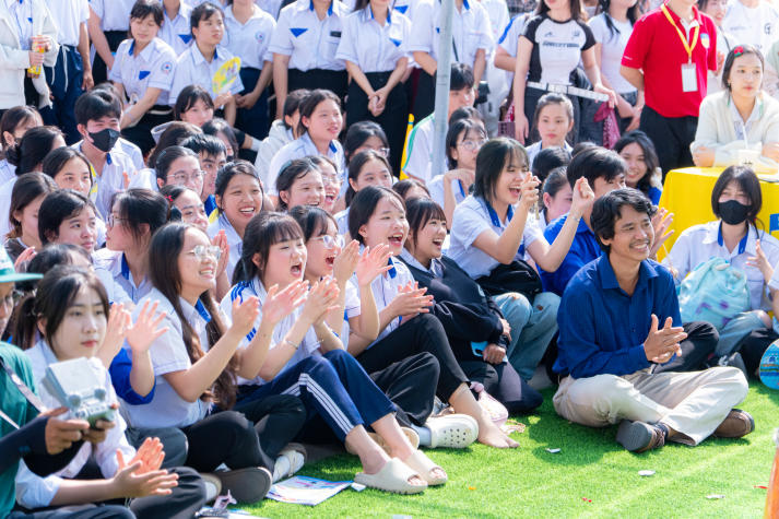 HUTECH Tour 2026 tại THPT An Thới (Bến Tre cũ): Đồng hành cùng học sinh vững vàng chọn ngành, tự tin bước vào tương lai 121