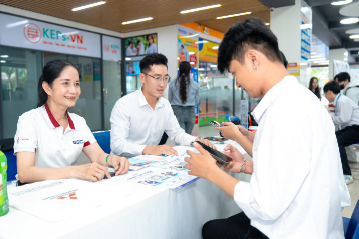 [Video] Hơn 300 đồ án Kỹ thuật - Công nghệ mở lối gần 900 cơ hội nghề nghiệp tại HUTECH TECHSHOW 2026 58