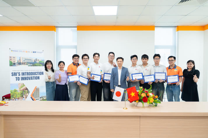 Sinh viên VJIT “chốt ý tưởng” tại lễ bế giảng khóa học đổi mới sáng tạo I2I Workshop 84