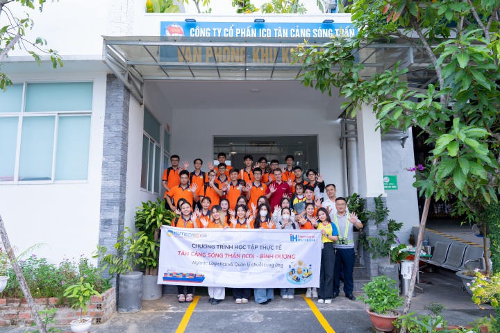 Sinh viên Logistics Viện Đào tạo Quốc tế kiến tập thực tế tại Cty CP ICD Tân cảng Sóng Thần 68