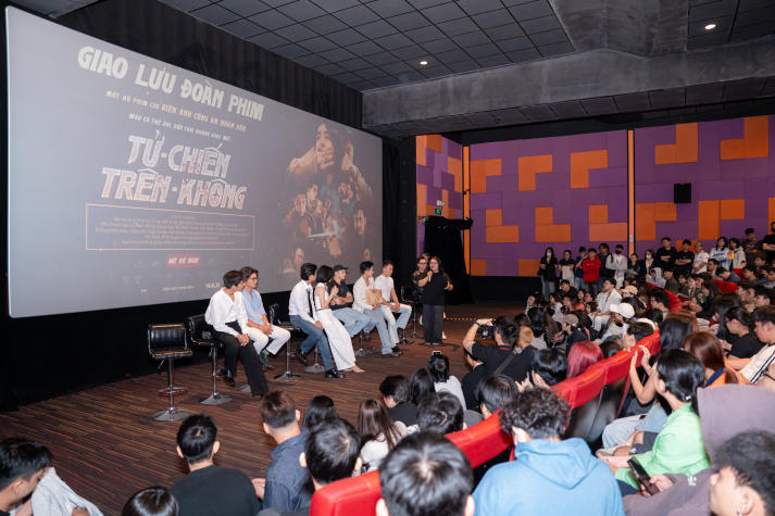 [Video] Tiếp cận điện ảnh cùng dàn diễn viên “Tử chiến trên không”, sinh viên HUTECH mở rộng góc nhìn nghệ thuật 16