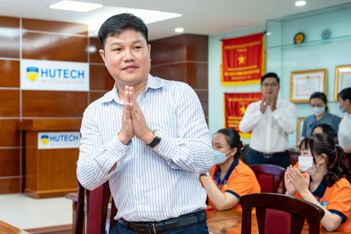 Gen Z HUTECH tìm hiểu “Chuyện đi học” 24