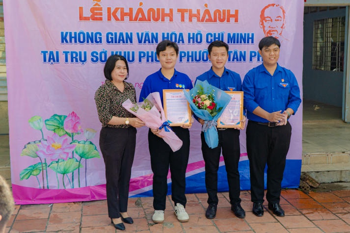 Mùa hè xanh HUTECH 2024: Khánh thành “Không gian văn hóa Hồ Chí Minh” tại phường Tân Phú (TP. Thủ Đức) 62