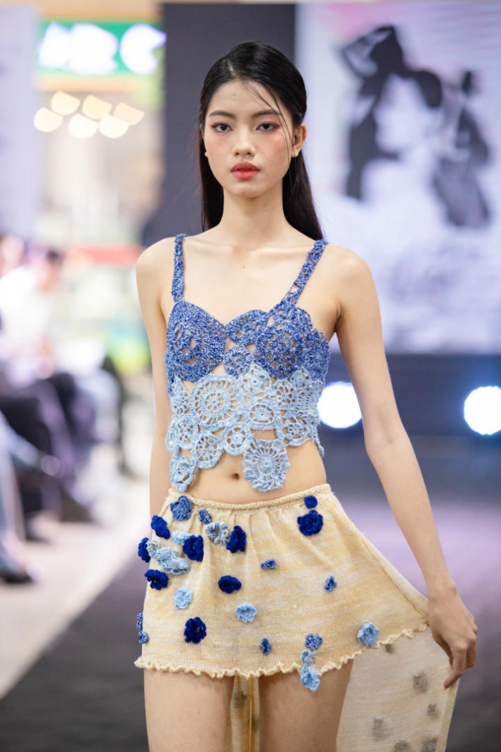 [Video] Đem bọ cánh cứng và người vô gia cư vào đồ án tốt nghiệp, 02 sinh viên ngành Thiết kế thời trang HUTECH “cán đích” thủ khoa và á khoa 217