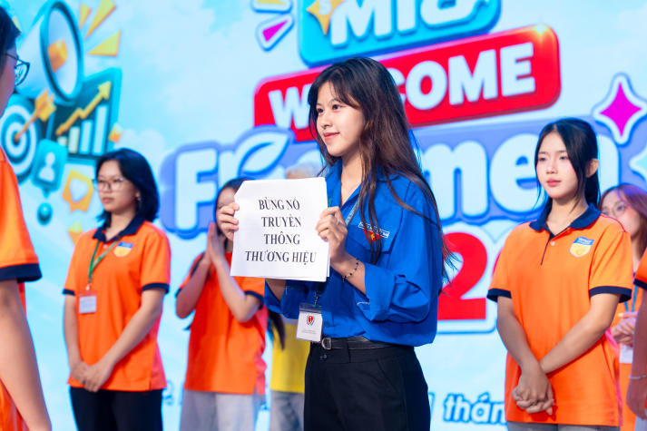 [Video] Tân sinh viên Marketing - Kinh doanh quốc tế mở khóa hành trình tự tin và tỏa sáng 61