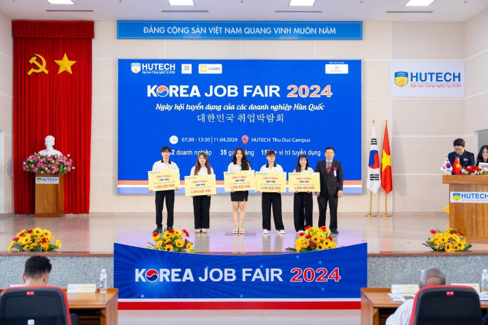 [Video] “Choáng ngợp” trước hơn 1.500 cơ hội việc làm cho sinh viên HUTECH tại “KOREA JOB FAIR 2024” 146