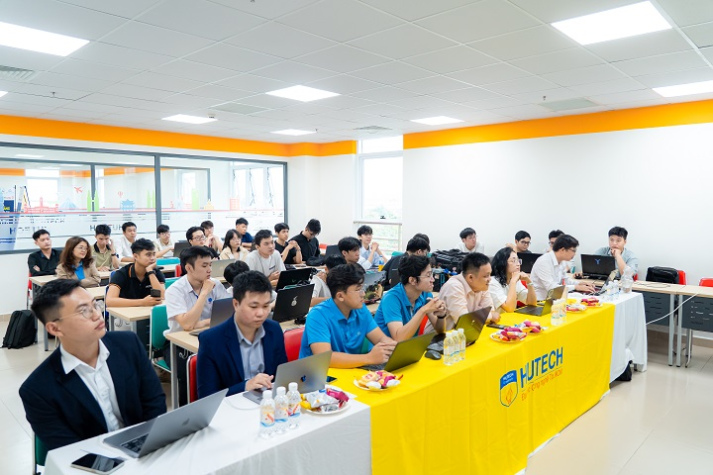 [Video] IT-ers HUTECH thắng lớn với 27 giải thưởng tại IT Got Talent 2025 39