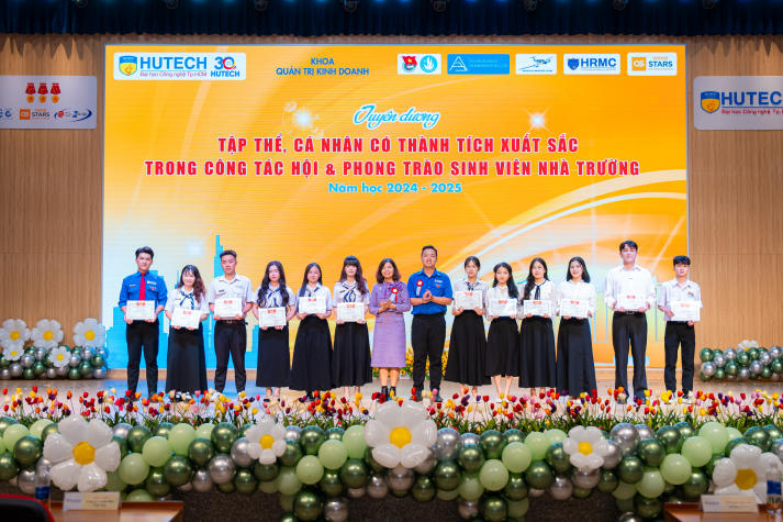 Khoa Quản trị kinh doanh HUTECH: Bứt phá đào tạo và phong trào sinh viên năm học mới 58