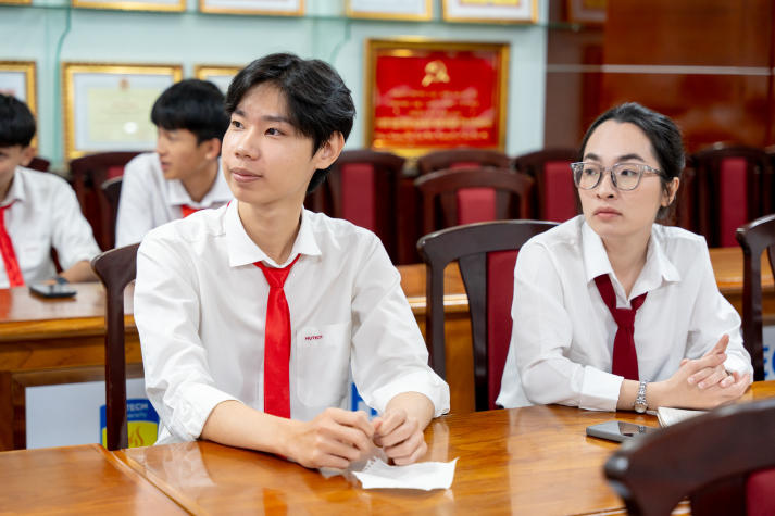 Trang bị kỹ năng làm việc trong môi trường VUCAH và đa văn hóa cho sinh viên HUTECH 59