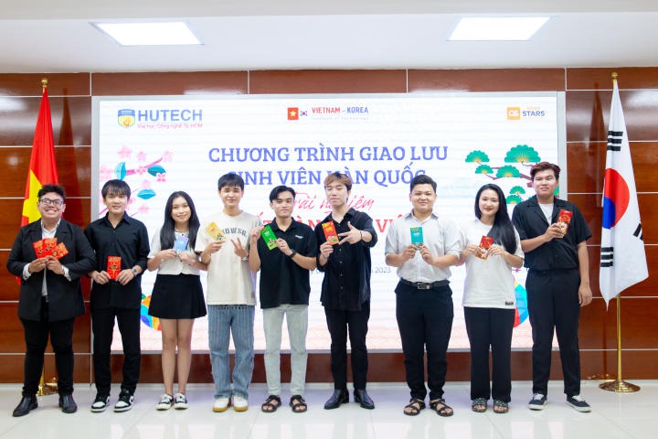 Sinh viên VKIT giao lưu cùng sinh viên Hàn Quốc, tìm hiểu về nét đặc trưng Tết Việt - Tết Hàn 60