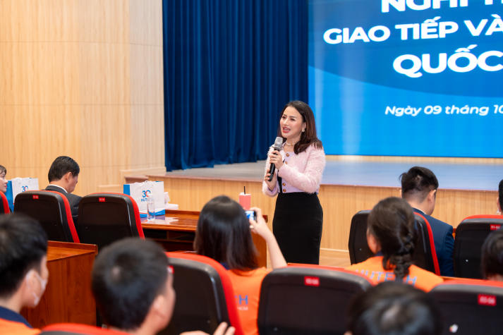 Hoàn thiện hình ảnh cá nhân, sinh viên HUTECH tự tin tỏa sáng với phong thái chuyên nghiệp 26