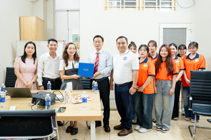 Gần 200 nhóm sinh viên HUTECH trải nghiệm, bồi dưỡng năng lực tại 65 doanh nghiệp 130