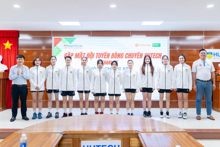 Đội tuyển Bóng chuyền nam, nữ HUTECH đã sẵn sàng chinh phục vòng Chung kết Giải Bóng chuyền Sinh viên toàn quốc 2023 106
