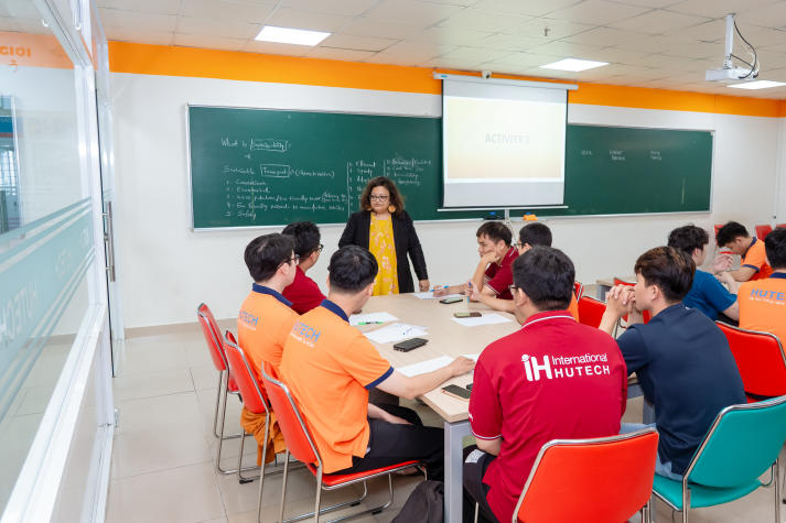 Sinh viên HUTECH mở rộng góc nhìn về giao thông bền vững cùng chuyên gia Ấn Độ 56