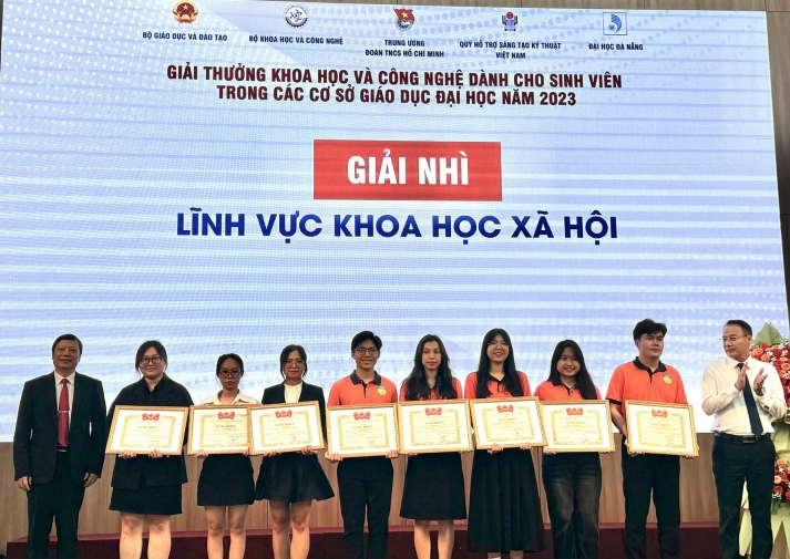 Từng đạt giải Nhì Nghiên cứu khoa học cấp Bộ, Nguyễn Thị Bé dùng kiến thức học thuật nuôi dưỡng ước mơ khởi nghiệp 24