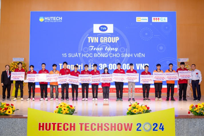 [Video] Sinh viên “khoe” hơn 200 đồ án tốt nghiệp ấn tượng trước doanh nghiệp tại HUTECH TECHSHOW 2024 232