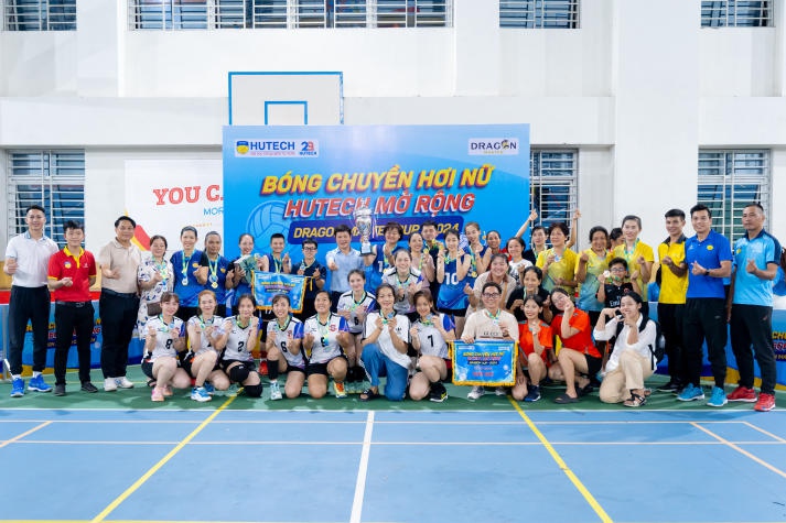 Đội chủ nhà giành ngôi vô địch Giải Bóng chuyền hơi nữ HUTECH mở rộng năm 2024 - Dragon Master Cup 302