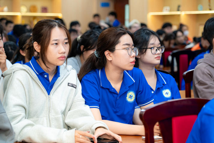 Sinh viên hào hứng “định hình ý tưởng” tại cuộc thi Thiết kế mô hình cơ thể học Thú y lần IV 37