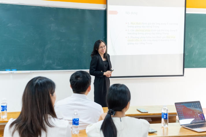 Giảng viên Khoa Trung Quốc học trao đổi kinh nghiệm giảng dạy qua Seminar "Ứng dụng E-learning trong giảng dạy tiếng Trung" 50
