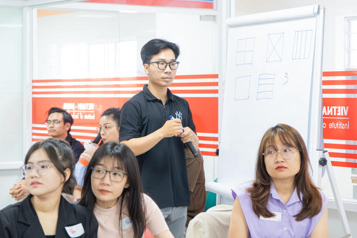 Khép lại chuỗi tập huấn dành cho Cán bộ - Giảng viên - Nhân viên HUTECH bằng hoạt động thiết kế poster ấn tượng 88