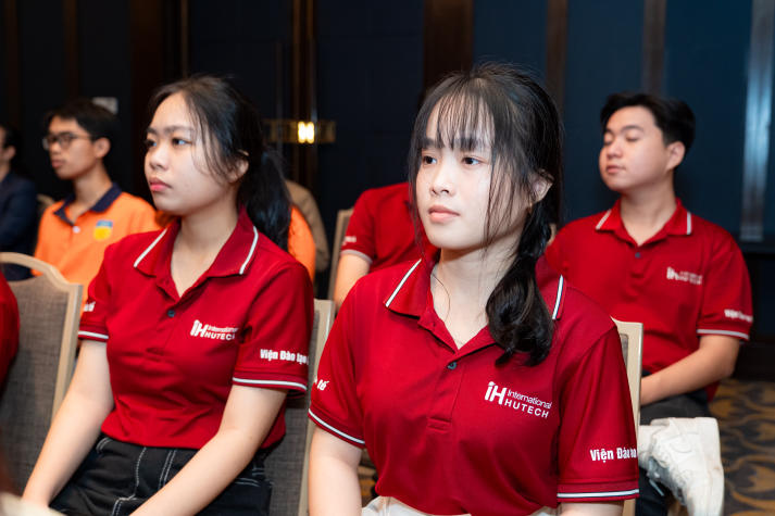 [Ảnh] Chạm tiêu chuẩn 5 sao tại Sheraton Hotel cùng sinh viên I-HUTECH 99