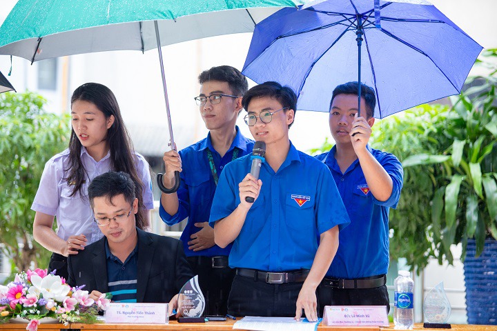 Sinh viên Khoa Marketing - Kinh doanh quốc tế thiết kế túi Tote tôn vinh nét đẹp người phụ nữ 79