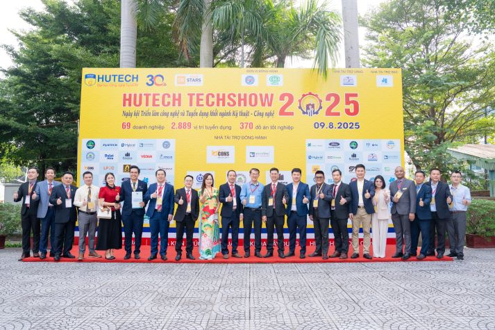 HUTECH TECHSHOW 2025: Nearly 3,000 open job opportunities, 370 graduation projects on display 11