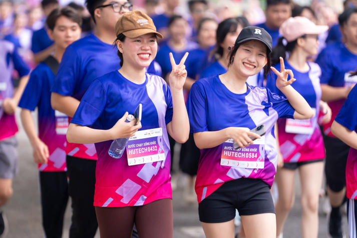 Gần 1.000 vận động viên HUTECH lan tỏa yêu thương cùng Giải chạy “Bước chạy Sống khoẻ” 50