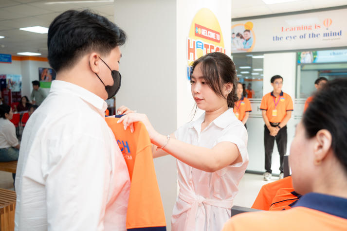 Ấn tượng ngày nhập học: HUTECH chào đón tân sinh viên bằng sự chuyên nghiệp và nhiệt tình 88