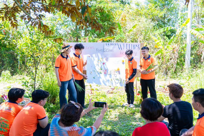 [Ảnh] Sinh viên HUTECH khám phá mô hình kinh tế sức khỏe bền vững qua hành trình thực tế 87