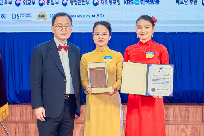 First Prize at the 29th K-Speech World Contest goes to HUTECH’s Faculty of Korean Studies students 60