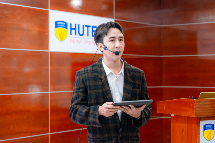 Khai thác AI đúng cách, sinh viên Khoa Marketing - Kinh doanh quốc tế nâng cấp phương pháp học tập 43