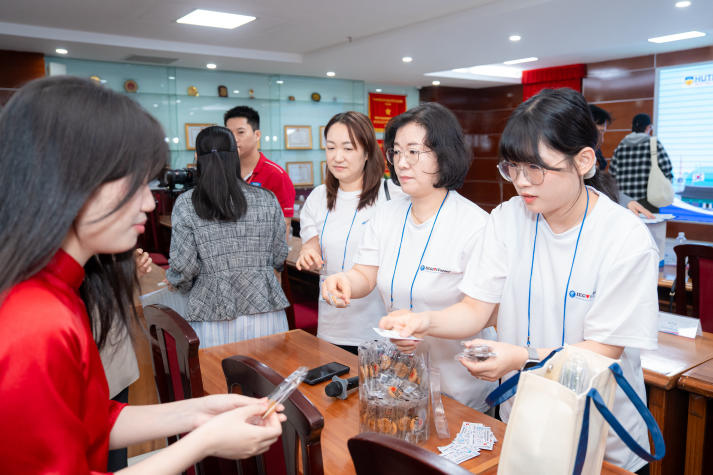 HUTECH and Incheon students engage in Vietnam-Korea cultural exchange 14