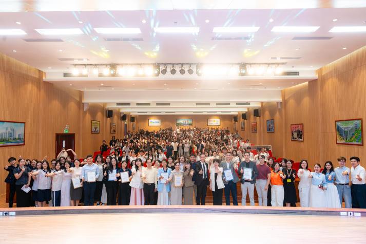Pitching trước doanh nghiệp, sinh viên Quan hệ công chúng thử sức với bài toán truyền thông thực tế 185