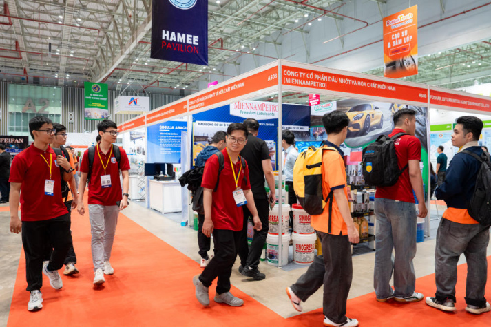 Sinh viên Viện Kỹ thuật tham quan trải nghiệm công nghệ công nghiệp hiện đại tại VINAMAC EXPO 2025 28