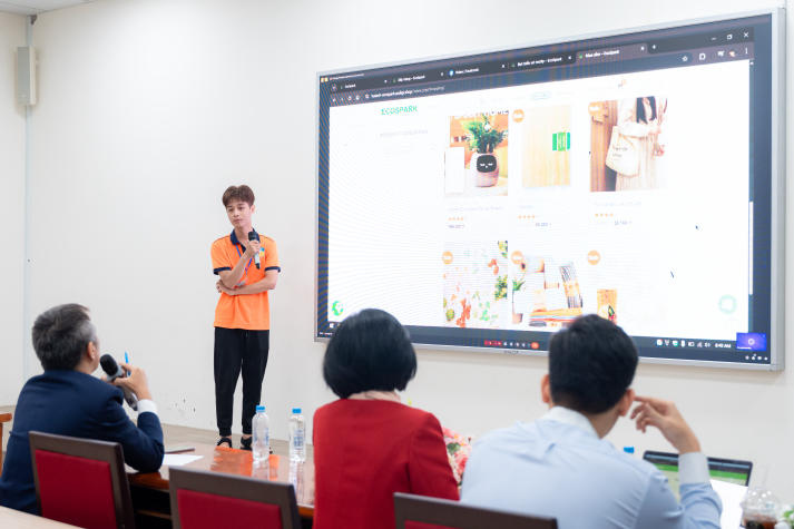 [Video] Chuyện kể bằng website: IT-ers HUTECH truyền cảm hứng tại My First Website 2025 70