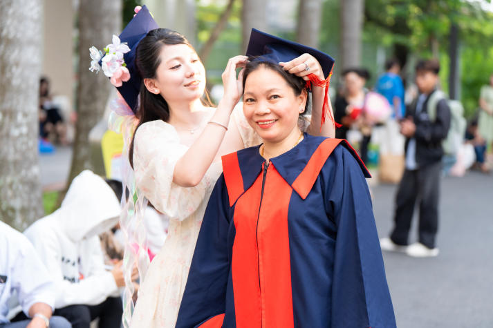 Lễ trao bằng tốt nghiệp HUTECH: “Hãy tiếp tục vững bước chinh phục những đỉnh cao mới” 124
