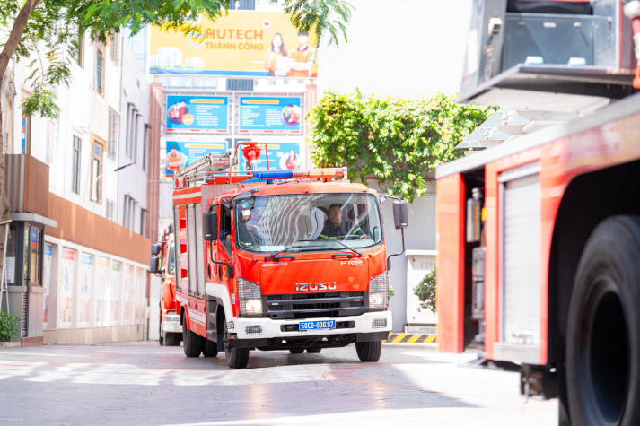 [Video] HUTECH tổ chức diễn tập PCCC & CNCH: Nâng cao năng lực ứng phó, bảo đảm an toàn học đường 83