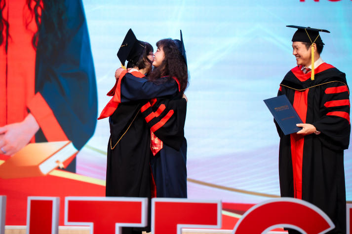 Lễ trao bằng tốt nghiệp HUTECH: Dấu son cho hành trình bền bỉ chinh phục tri thức 48