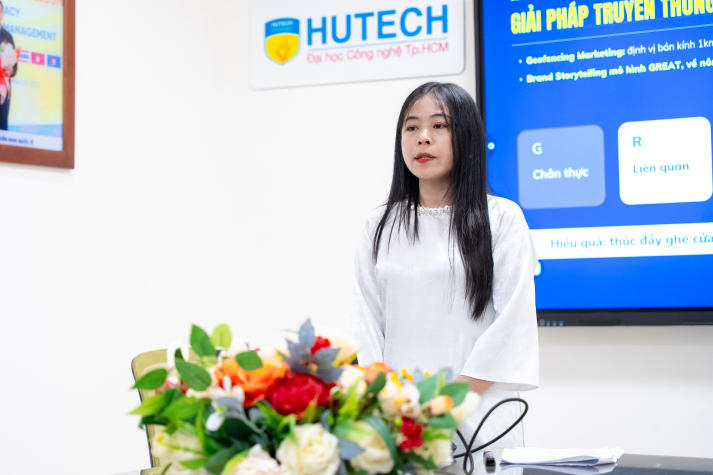 Học viên cao học Marketing phân tích hành vi số và xu hướng tiêu dùng mới 60