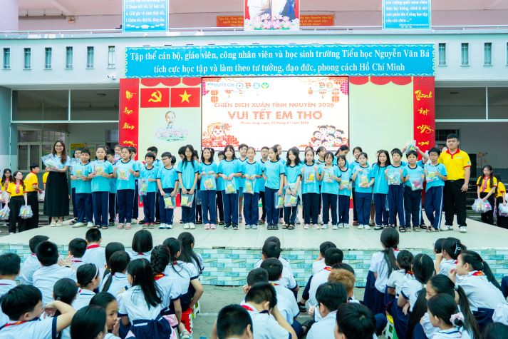 Gieo mầm xuân nhân ái từ những hành động đẹp của sinh viên Khoa Thú y HUTECH 54