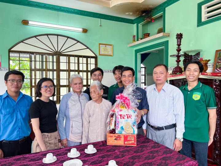 “Én vàng” Viện Khoa học Ứng dụng lan tỏa sắc xuân với chiến dịch “Cánh én mùa xuân 2023” 132