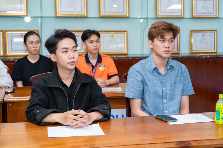 Ban Tổ chức HUTECH's Got Talent 2026 gặp mặt Top 17 thí sinh vòng Chung kết 60