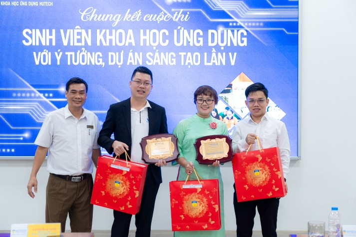 Bùng nổ ý tưởng sáng tạo, sinh viên Viện Khoa học Ứng dụng “trình làng” nhiều sản phấm độc đáo 22